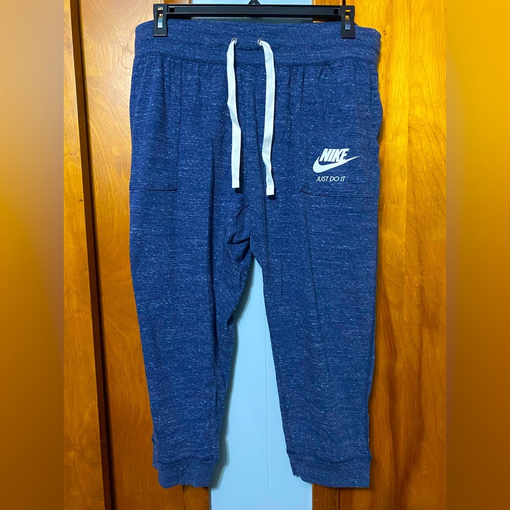 Nike Capri sweats size 1X super cute and comfy!